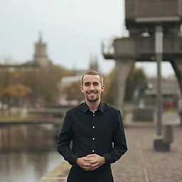 Robert UeckProfile Picture