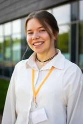 Neele Bücker