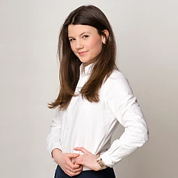 Julia CyrsonProfile Picture
