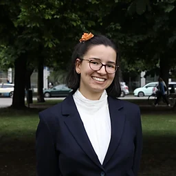 Laura WillProfile Picture
