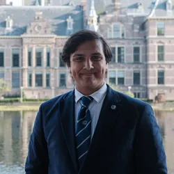 Daniel Khan Gutierrez de la Roza