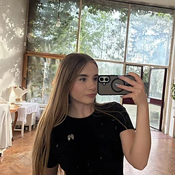 Izabella JahnovaProfile Picture
