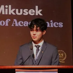 Victor Mikusek
