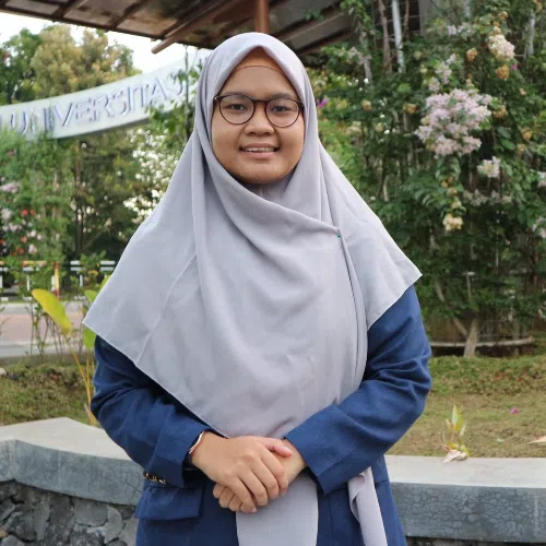 Idznila Shabrina