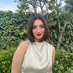 Ceren ÖzselanikProfile Picture