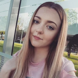 Alina TanschiProfile Picture