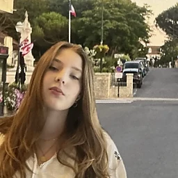 Ema KafkováProfile Picture