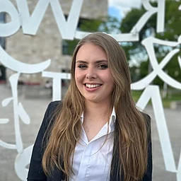 Lisa BrinkmannProfile Picture