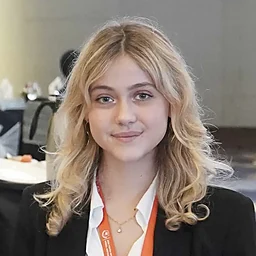 Eléonore NovarioProfile Picture