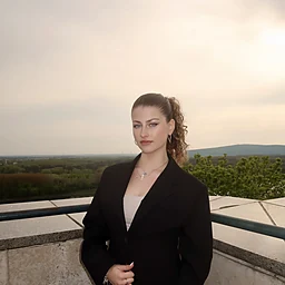 Vivien PirohárProfile Picture