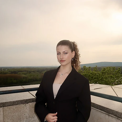 Vivien Pirohár