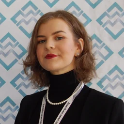 Julia SiembigaProfile Picture