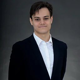César LázaroProfile Picture