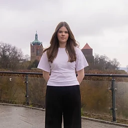 Nikola JuniewiczProfile Picture